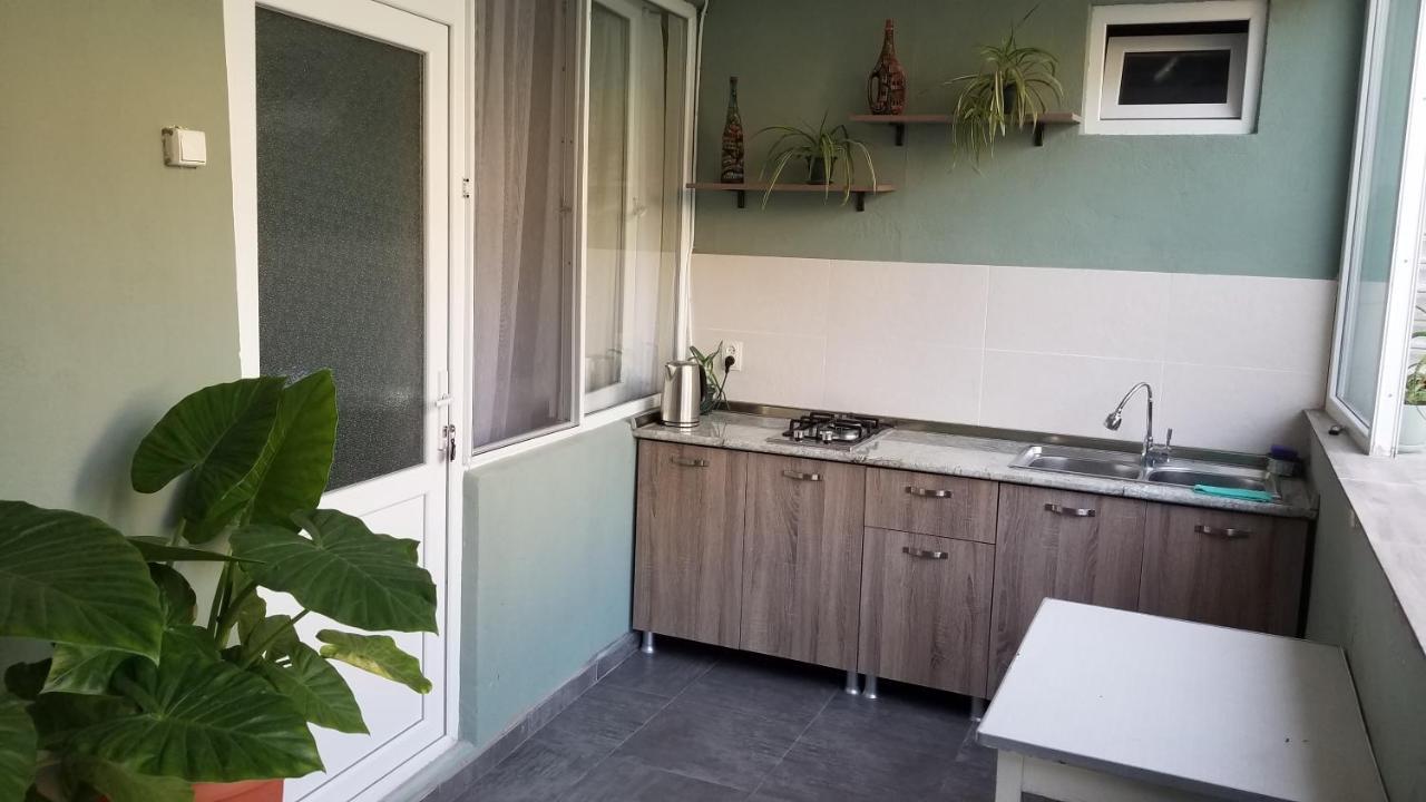 Guest House Green Rose Borjomi ภายนอก รูปภาพ