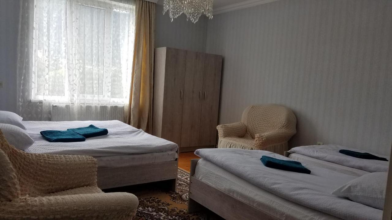 Guest House Green Rose Borjomi ภายนอก รูปภาพ