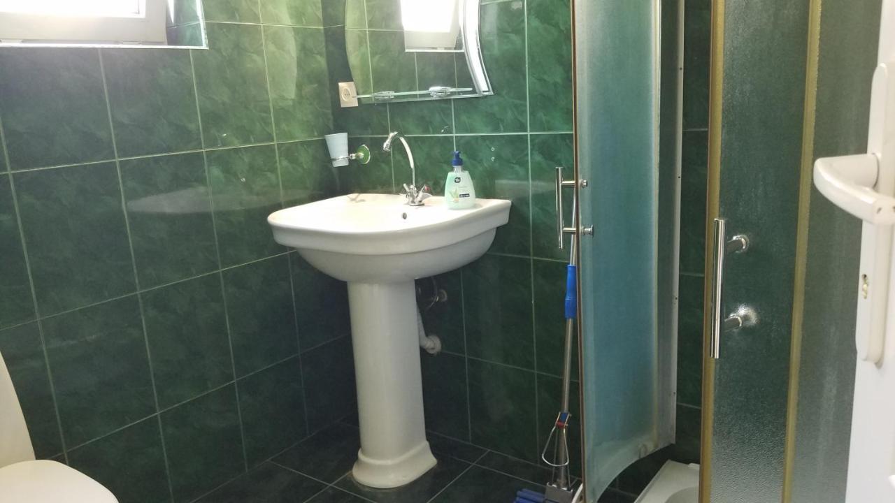 Guest House Green Rose Borjomi ภายนอก รูปภาพ